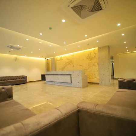 Hotel Marine House Агра Екстериор снимка