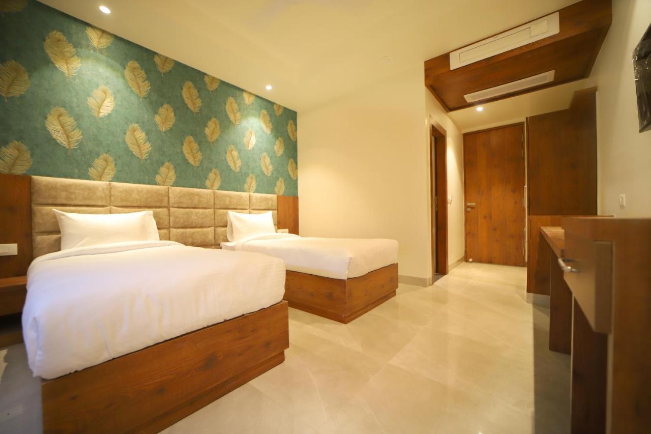 Hotel Marine House Агра Екстериор снимка