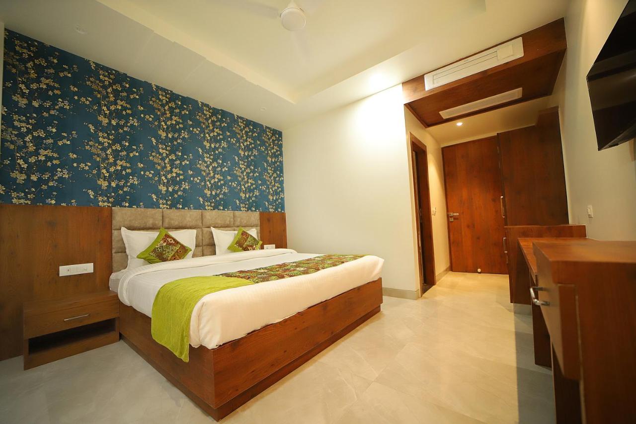 Hotel Marine House Агра Екстериор снимка