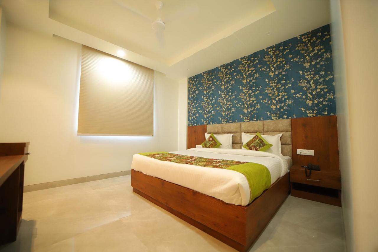 Hotel Marine House Агра Екстериор снимка