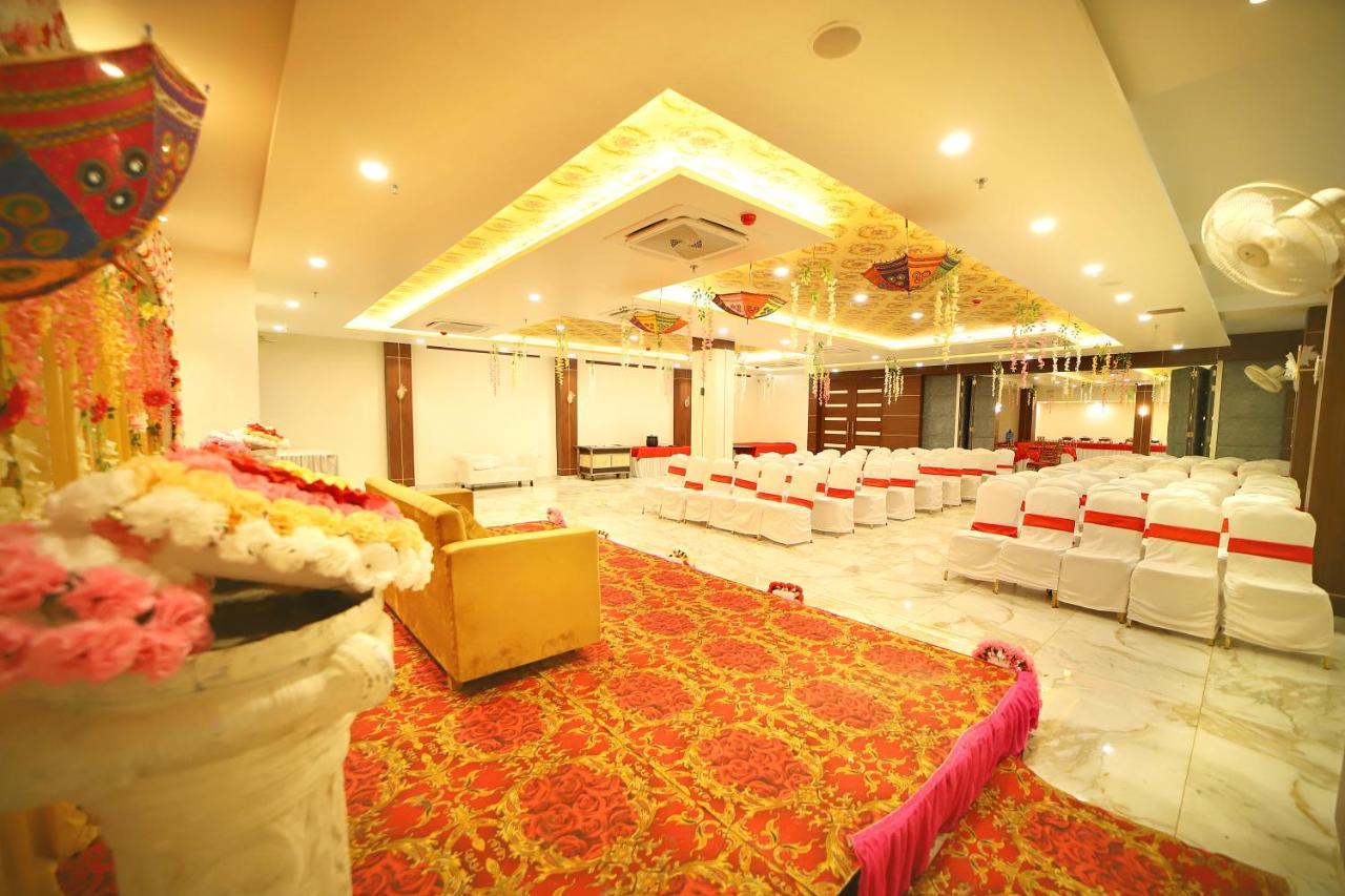 Hotel Marine House Агра Екстериор снимка