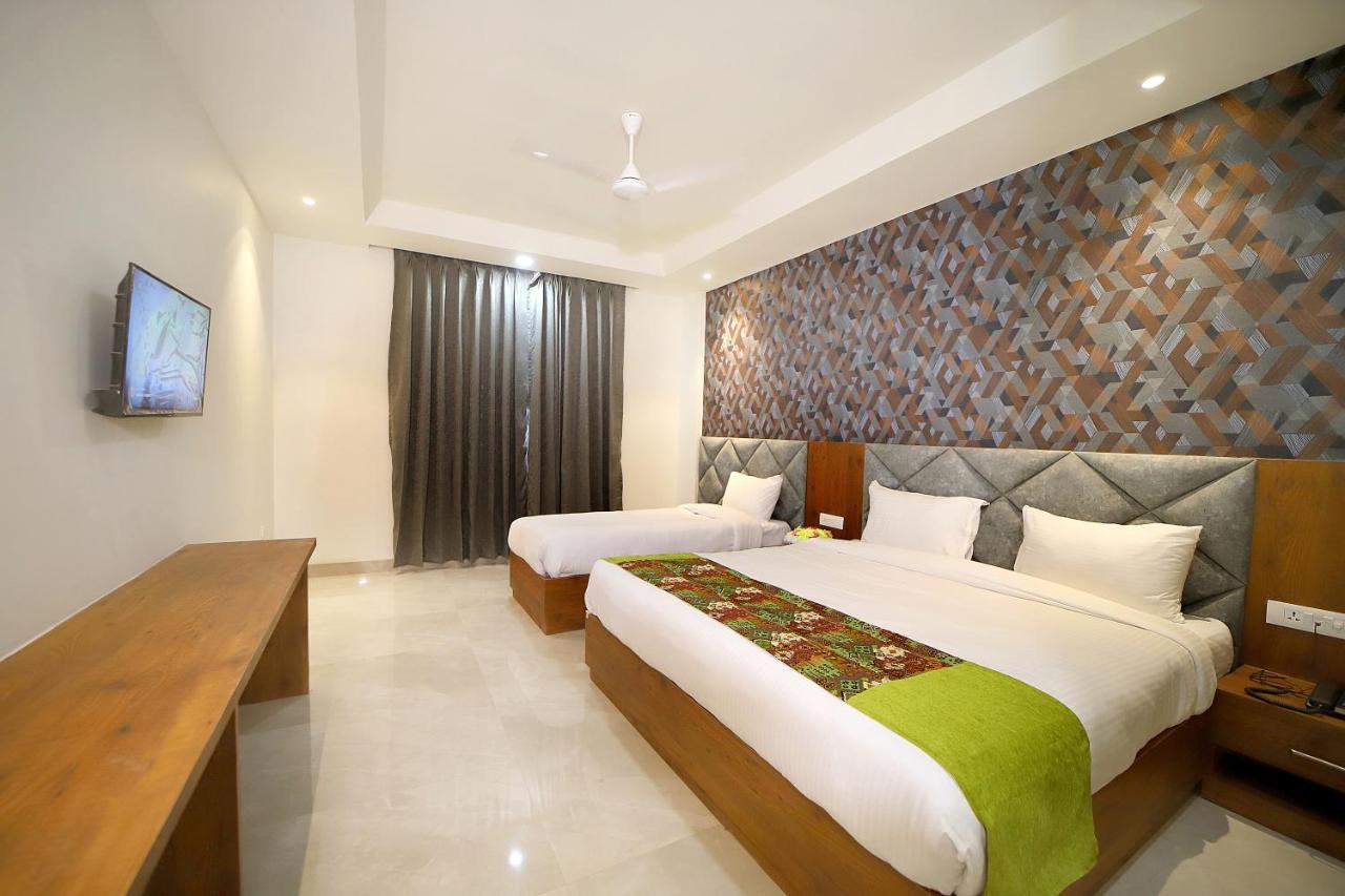 Hotel Marine House Агра Екстериор снимка