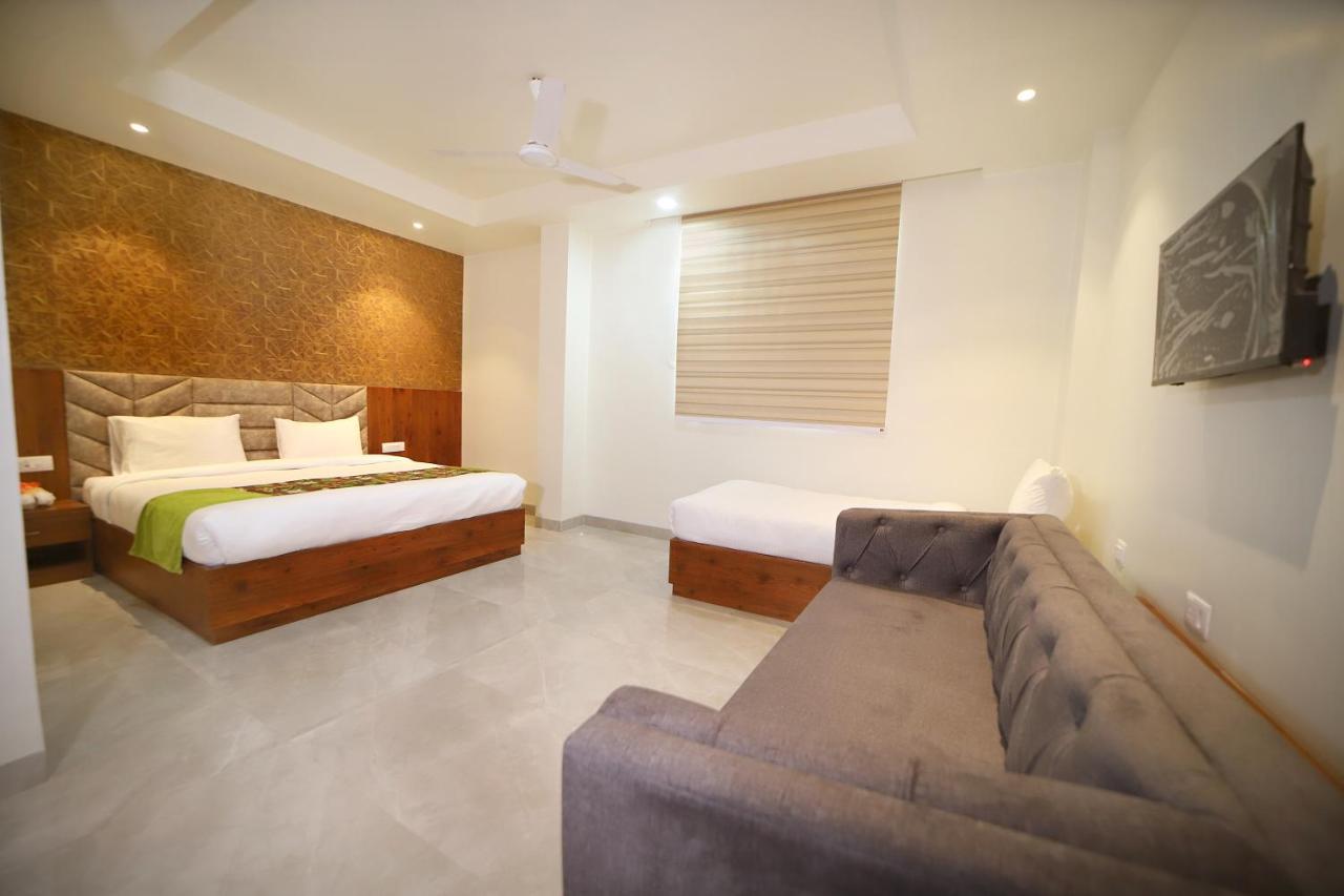 Hotel Marine House Агра Екстериор снимка