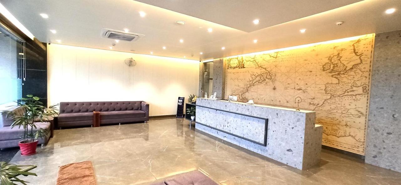 Hotel Marine House Агра Екстериор снимка