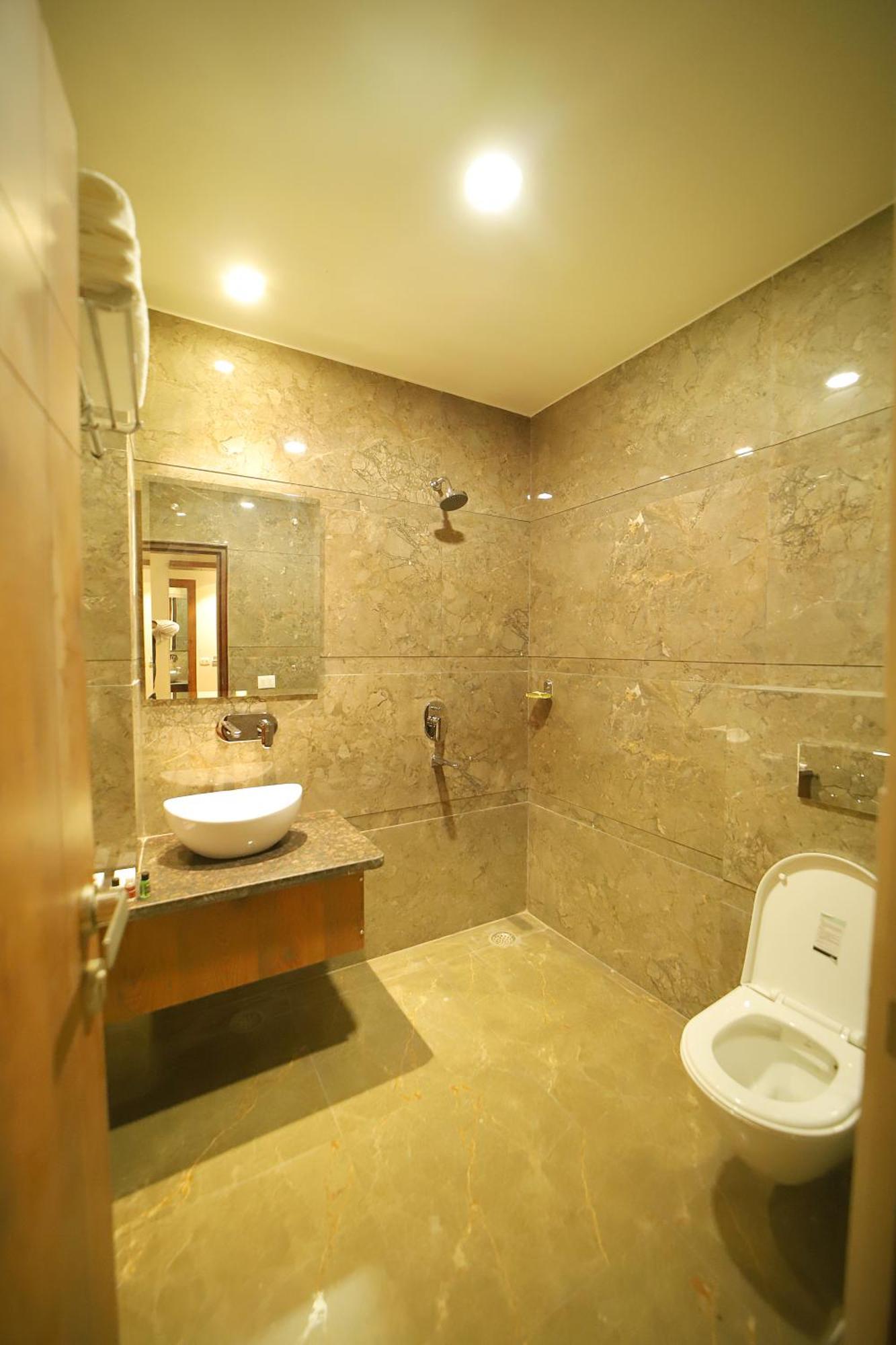 Hotel Marine House Агра Екстериор снимка